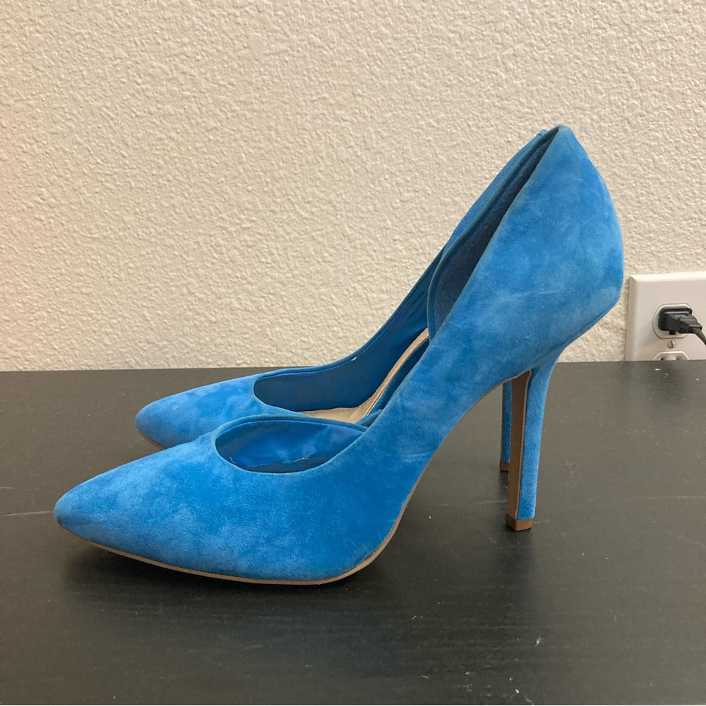 Elegant Blue Suede Pumps